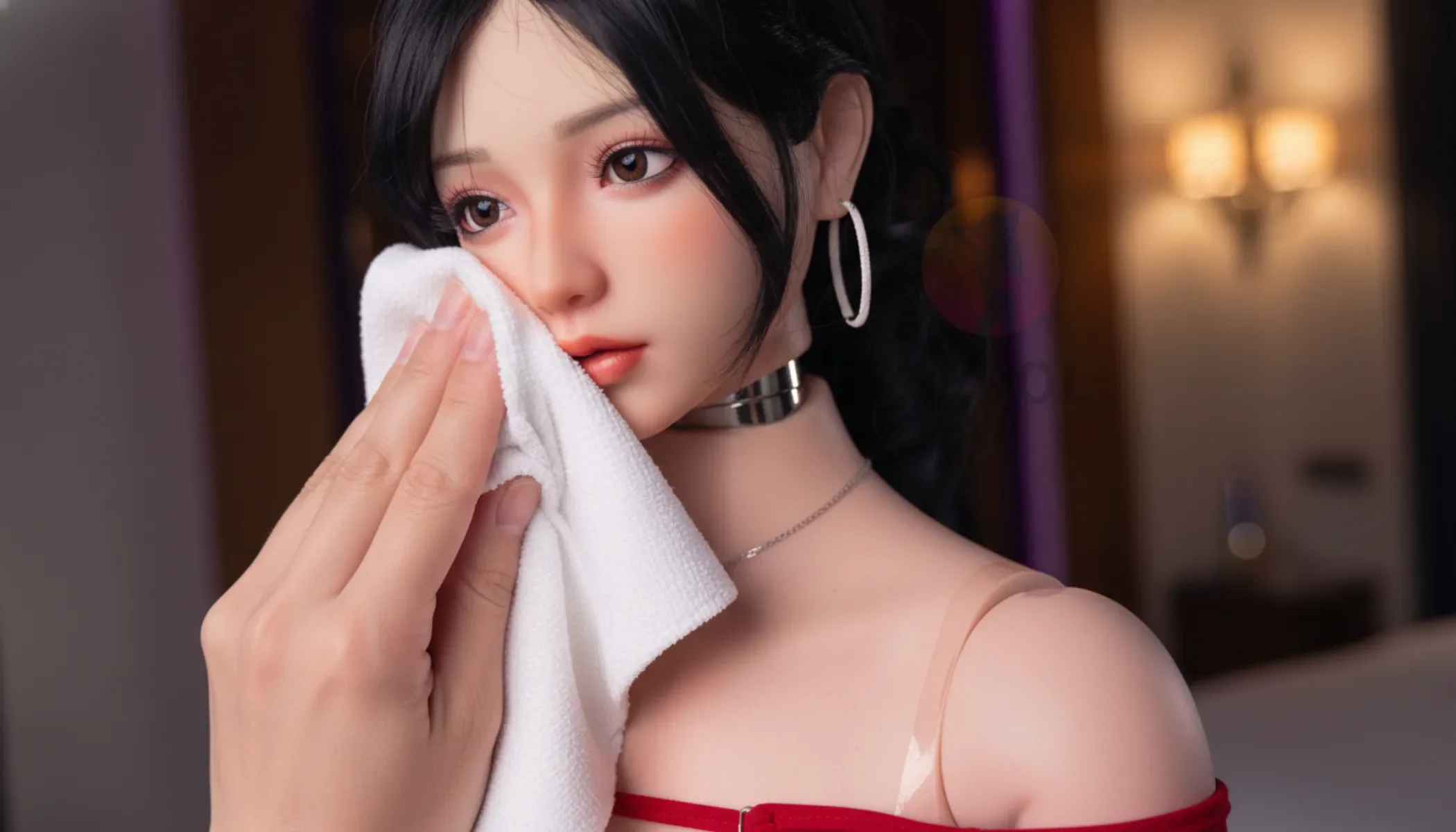 關於頭部與脖頸接口特護，清洗性愛娃娃頭部位置的時候，要注意避免脖子接口處進水，只需要輕輕擦拭即可